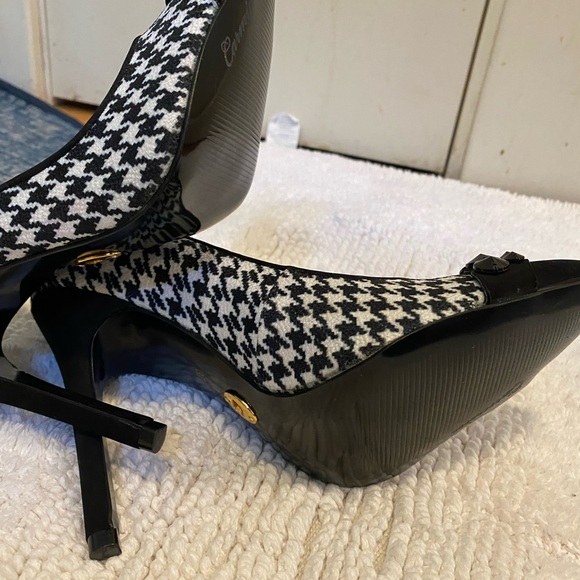 Carmim black and white heels - Picture 7 of 8